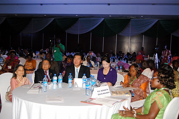 Dr. Hyun Jin and Dr. Jun Sook Moon with Mrs. Aruna and Dr. Manu Chandaria at the opening plenary of the Global Peace Leadership Conference Abuja 2013.