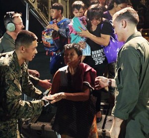 US_marines_Typhoon_Haiyan_relief