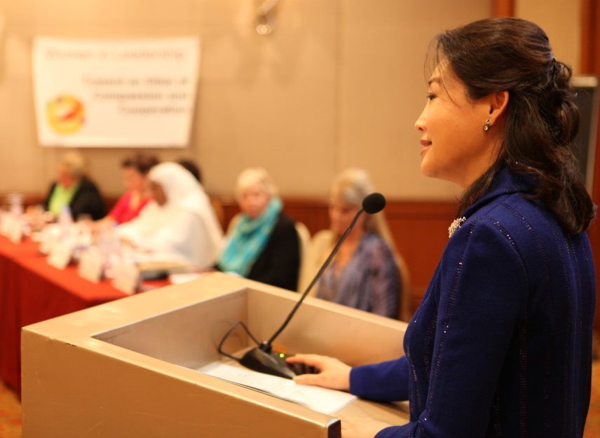 Dr. Jun Sook Moon, chairwoman of the Global Peace Women, Global Peace Convention 2013 Dr. Moon advises husbands to appreciate their wives and wives to love their husbands to make their families the starting place of peace.