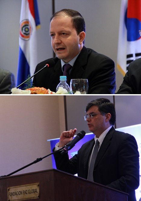 Carlos G. Fernández Valdovinos of the Central Bank of Paraguay (above)and José Molinas Vega, Paraguay’s Minister of Planning for Economic and Social Development, emphasize economic data that support a model for growth and development in Paraguay.