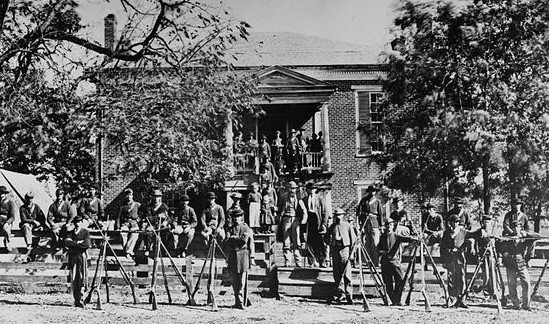 Photo from https://en.wikipedia.org/wiki/Battle_of_Appomattox_Court_House#/media/File:Appomattox_courthouse.jpg