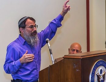 Rabbi Hanan Schlesinger