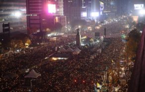 South Koreans-peaceful protests-demanding reform