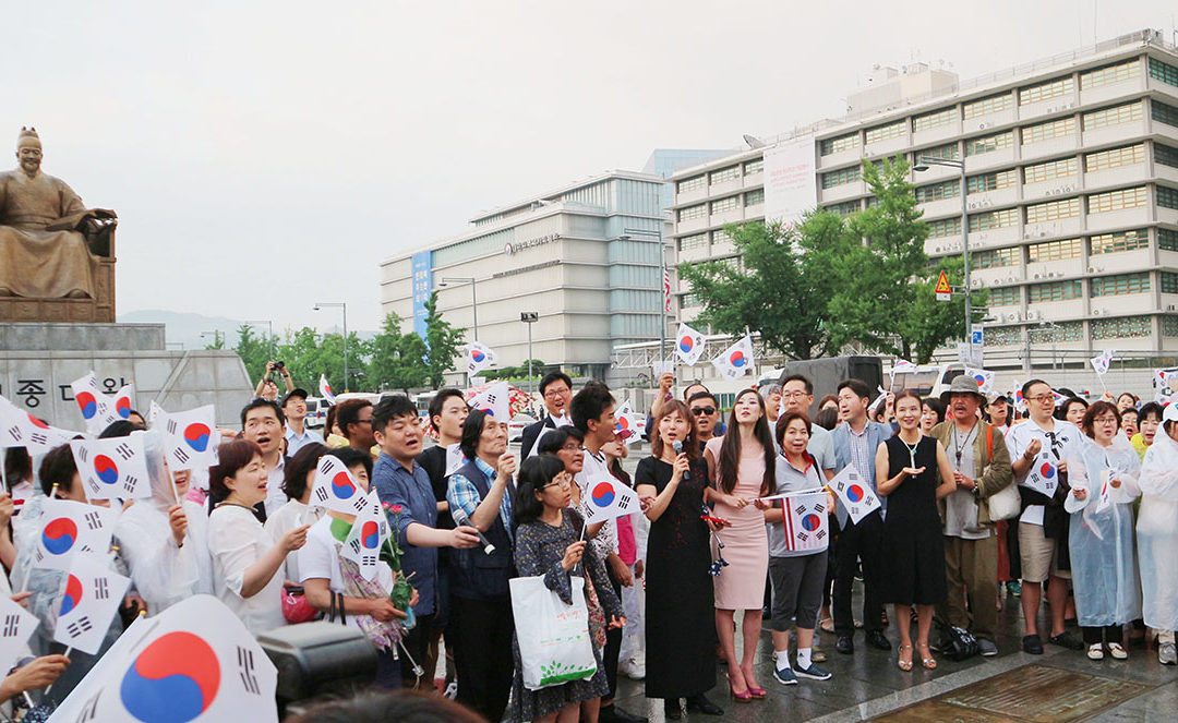 Crowd gathers for Peace vigil