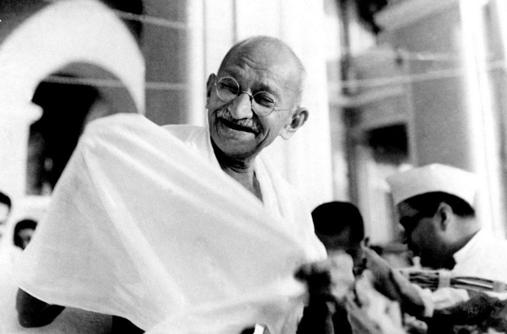 Mahatma_Gandhi_laughing