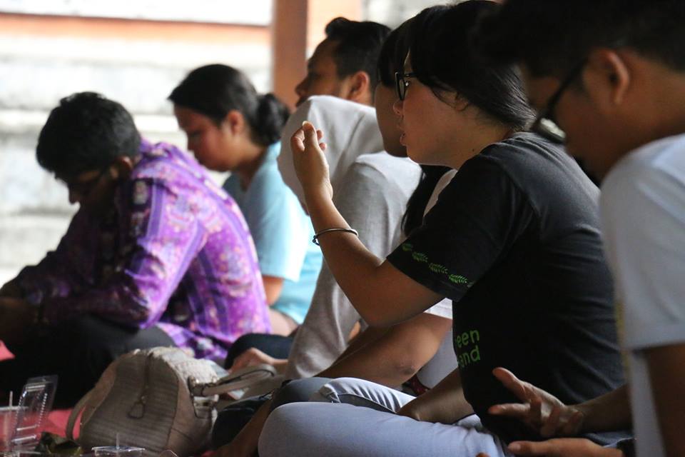 "peace talks", people from different religious background, interfaith dialogue and discussion